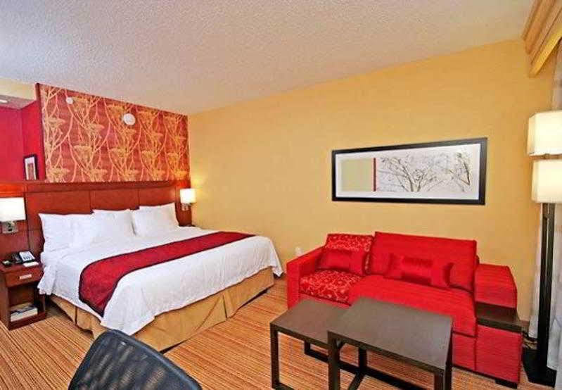 Courtyard Airport 3* Greensboro